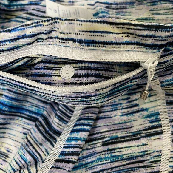 Lululemon Inspire Crop II Blurry Belle Size 2 - Picture 9 of 12